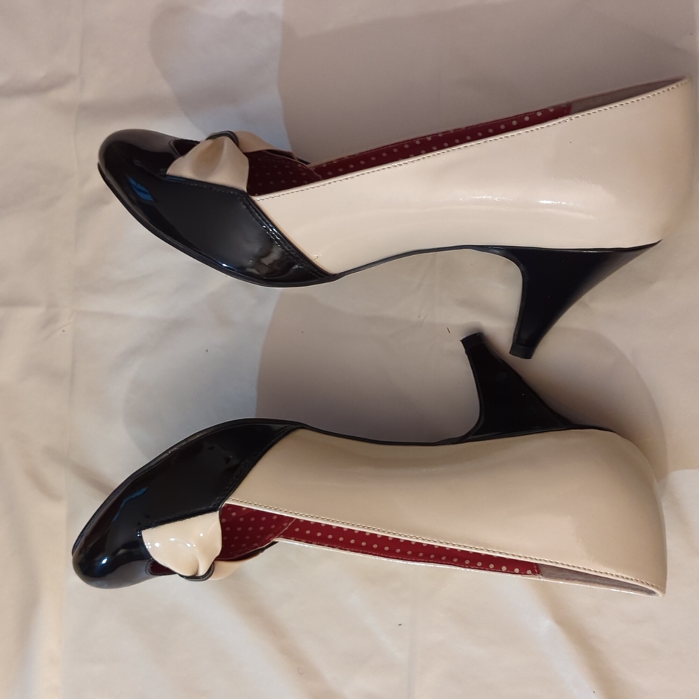B.A.I.T. VEGAN VINTAGE STLYE PUMPS - Picture 7 of 12